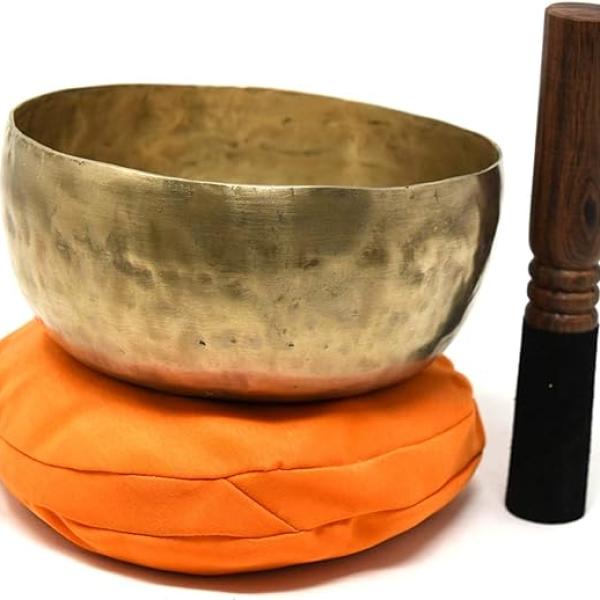 5.5 Inch Handhammared Old Tibetan Singing Bowl,Excellent old singing bowl,Handhammered Shining finish Singing bowl from Nepal,Buddhist bowls.